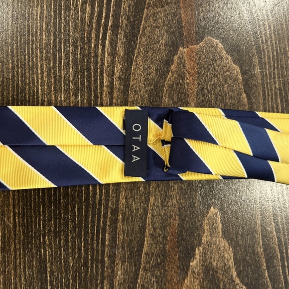 A beautiful set of OTAA thin ties for sale . - Picture 4 of 4